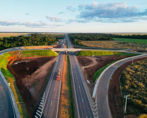 Duplicação da BR-163 avança com acostamento em todo o trecho e padrão de alta qualidade em Mato Grosso