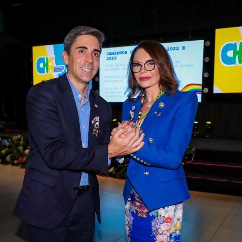 Primeira-dama lança material pedagógico antirracista nesta quarta (14)