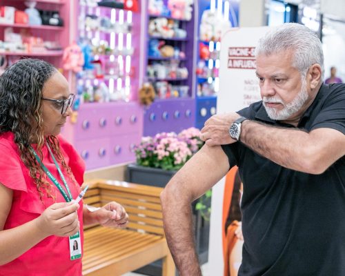 Prefeitura faz 2ª rodada de vacinação contra gripe em shoppings de Cuiabá neste sábado