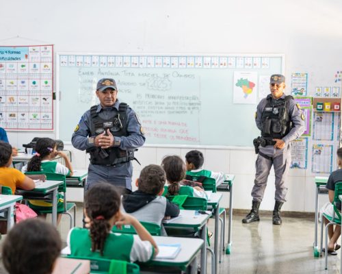 Parceria da Prefeitura de Cuiabá com a PM reforça segurança nas escolas