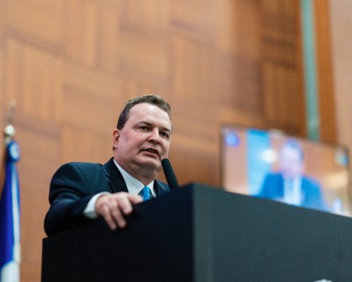 Todo respeito, dignidade e valorização aos idosos