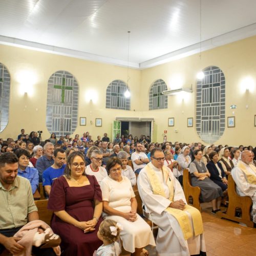 Nova Brasilândia empossa novo pároco em cerimônia que reuniu fiéis e lideranças políticas