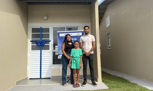 Eduardo e Luana estão saindo de uma casa cedida por familiares para o imóvel próprio. Foto: (José Pedro Lopes/ MT Par)