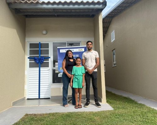 Eduardo e Luana estão saindo de uma casa cedida por familiares para o imóvel próprio. Foto: (José Pedro Lopes/ MT Par)