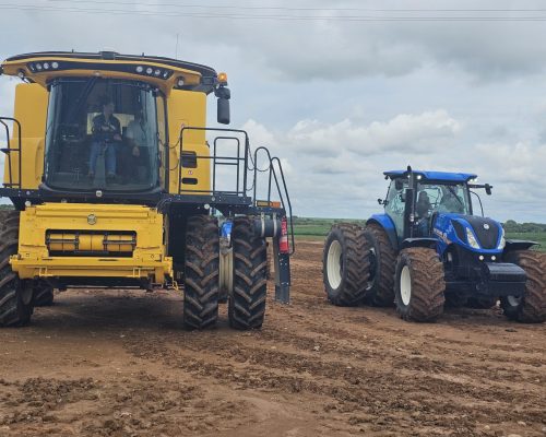 Mulheres ganham espaço no agro e recebem capacitação para operar máquinas agrícolas em MT