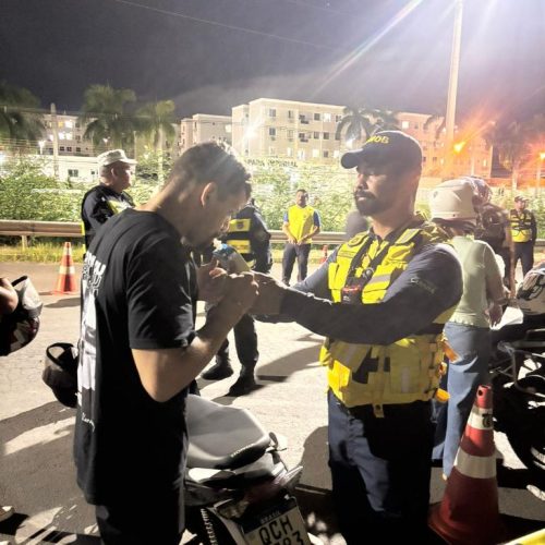 Lei Seca foca motociclistas e termina com prisões e dezenas de infrações em Cuiabá