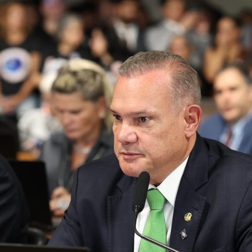 WELLINGTON FAGUNDES DEFENDE VALORIZAÇÃO DA SAÚDE E DESTACA NOVO PISO COMO AVANÇO PARA O INTERIOR