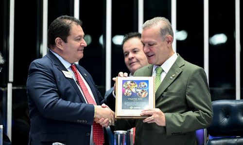 Fagundes destaca legado do Lions, homenageia Wady Lacerda e leva pauta do Pantanal ao Senado