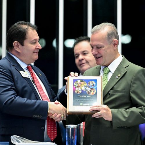 Fagundes destaca legado do Lions, homenageia Wady Lacerda e leva pauta do Pantanal ao Senado