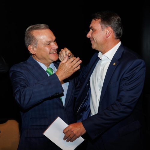 WELLINGTON FAGUNDES E FLAVIO BOLSONARO