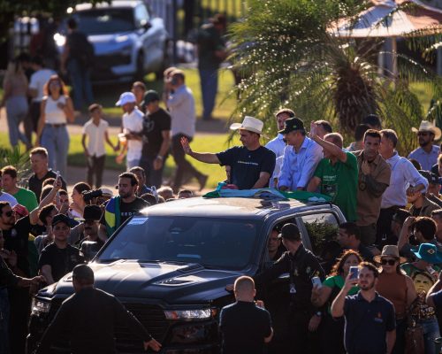 Flávio Bolsonaro confirma José Medeiros ao Senado e reforça estratégia política durante evento em Sinop