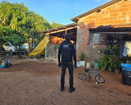 Polícia mira liderança de facção e prende sete por tráfico durante operação