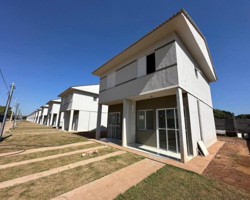 Governo de MT entrega 212 casas em Cuiabá e lança mais 1,3 mil unidades habitacionais