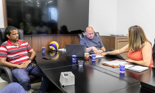 Prefeito de Cuiabá abre diálogo com Sintep e analisa reajuste salarial para professores