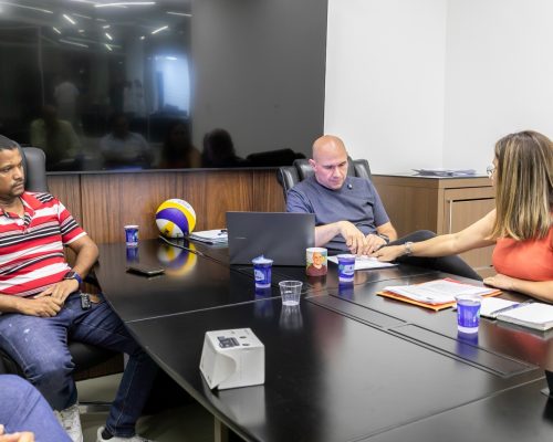 Prefeito de Cuiabá abre diálogo com Sintep e analisa reajuste salarial para professores