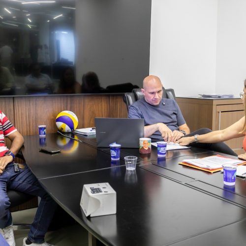 Prefeito de Cuiabá abre diálogo com Sintep e analisa reajuste salarial para professores