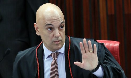 Moraes mantém restrições e nega acesso irrestrito de filhos a Bolsonaro em prisão domiciliar