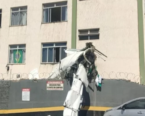 Queda de avião em Belo Horizonte deixa mortos e feridos após colisão com prédio
