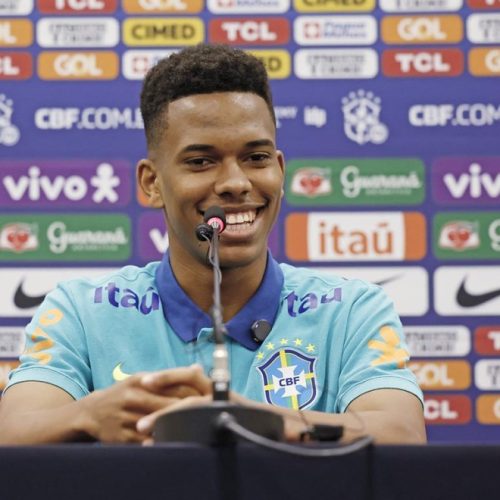 Estêvão fala sobre primeira convocação à Seleção e encontro com Vini Jr: “Melhor do Mundo”