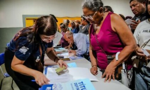 Regularização fundiária avança em Cuiabá com entrega de 144 escrituras no Pedra 90