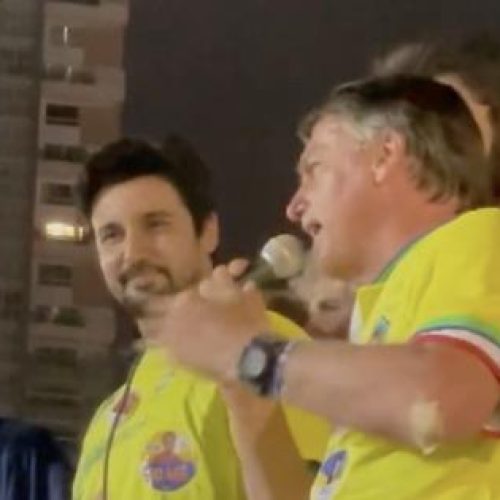 Bolsonaro chama Caiado de “governador covarde” em ato em Goiânia