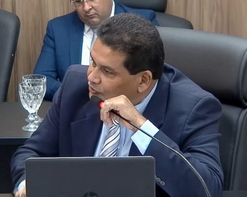 Presidente da Câmara volta a barrar votação de projeto e trava quase R$ 7 milhões para saúde de Várzea Grande