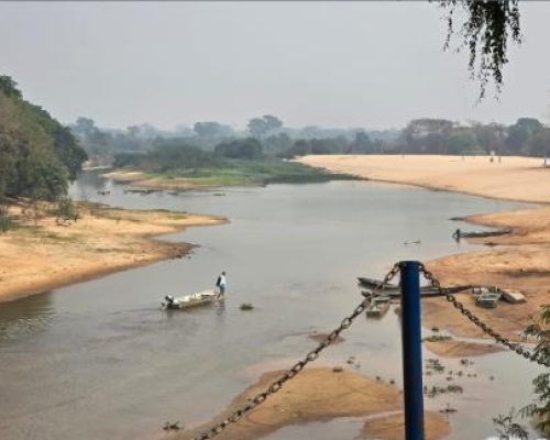 Rio Paraguai atinge nível mais baixo em anos devido à seca histórica no Pantanal