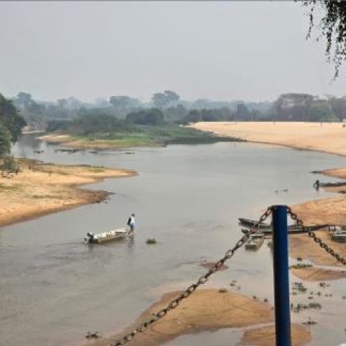 Rio Paraguai atinge nível mais baixo em anos devido à seca histórica no Pantanal