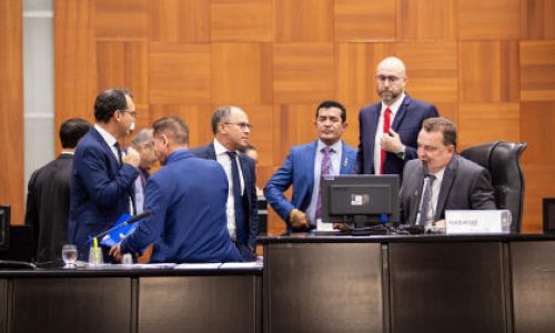 ALMT adia votação de projeto sobre mandato classista após pedido de sindicatos e amplia diálogo