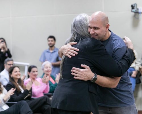 Maria Erotides é homenageada pelos 41 anos de dedicação à Justiça e recebe reconhecimento de autoridades em Mato Grosso