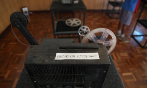 Cuiabá celebra aniversário com viagem ao passado do cinema em exposição inédita
