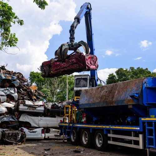 Detran-MT abre leilão de veículos e sucatas com foco em limpeza de pátios e preservação ambiental