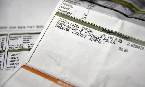 Conta de luz vai subir: Aneel aciona bandeira amarela em maio