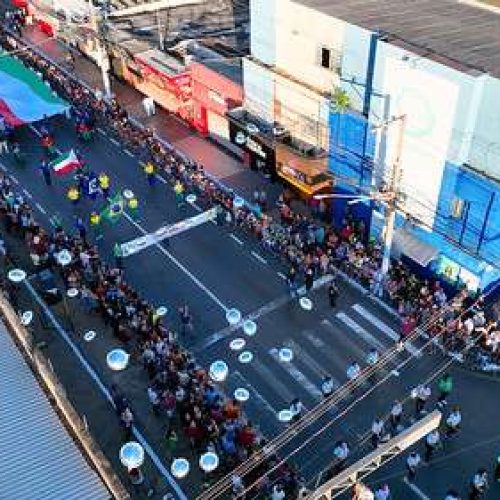Desfile cívico-militar marca os 159 anos de Várzea Grande com homenagem à força das mulheres