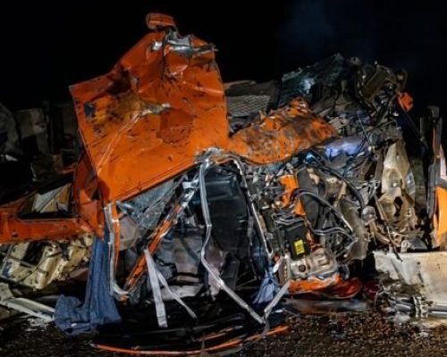 Caminhoneiro morre em colisão frontal na MT-320 e motorista foge sem prestar socorro