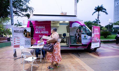 Praça Alencastro vira palco de cidadania e acolhimento para mulheres em evento especial