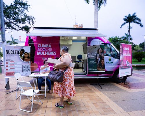 Praça Alencastro vira palco de cidadania e acolhimento para mulheres em evento especial