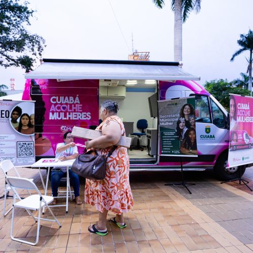 Praça Alencastro vira palco de cidadania e acolhimento para mulheres em evento especial