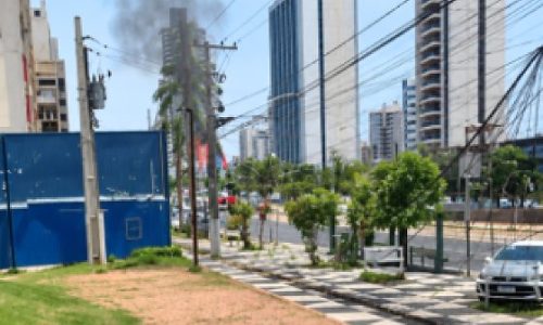 Incêndio em cabos de internet atinge transformador e deixa região da Avenida do CPA sem energia