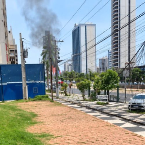Incêndio em cabos de internet atinge transformador e deixa região da Avenida do CPA sem energia