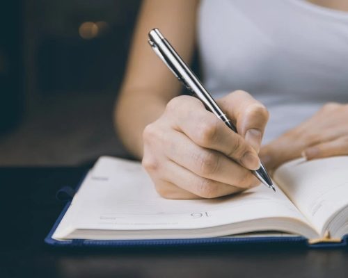 Oportunidade em todo o estado | Prefeituras e universidades abrem mais de 1.500 vagas em seletivos e concursos em MT