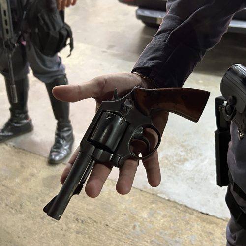 Arma de fogo é encontrada na mochila de aluna de 8 anos em escola municipal de Sorriso