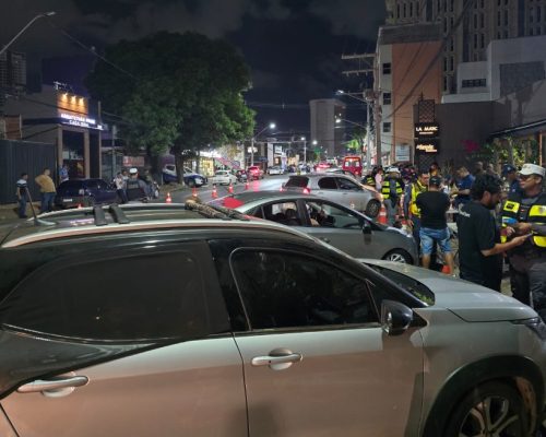 Duas edições da Operação Lei Seca resultam na prisão de 13 motoristas embriagados na madrugada deste domingo (25)