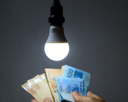 Conta de luz vai subir! Aneel aciona bandeira vermelha e energia ficará mais cara a partir de junho