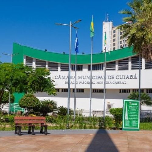 Afastados por suspeita de corrupção, vereadores terão salários pagos: decisão levanta dúvidas sobre legalidade, moralidade e impacto aos cofres públicos