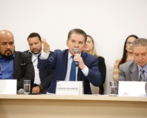 Sérgio Ricardo revela que mais de 62 mil servidores de MT têm empréstimo consignado e cobra transparência das financeiras