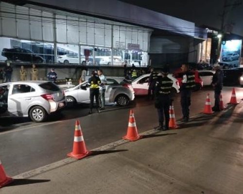 Operação Lei Seca em Várzea Grande termina com prisões, 40 veículos removidos e mais de 90 infrações