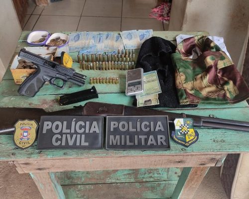 Ação integrada da PM e Polícia Civil recolhe armas, munições e porções de maconha em zona rural