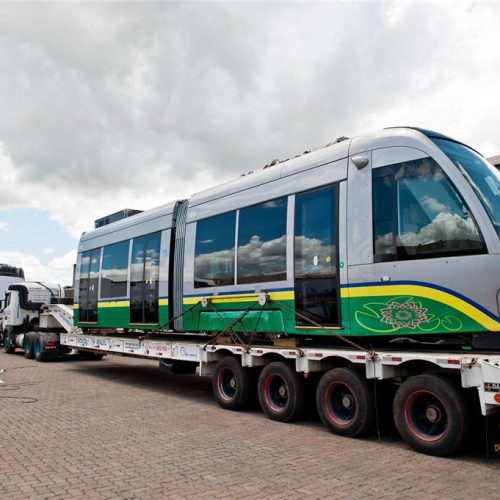 Últimos vagões do VLT deixam Várzea Grande rumo à Bahia