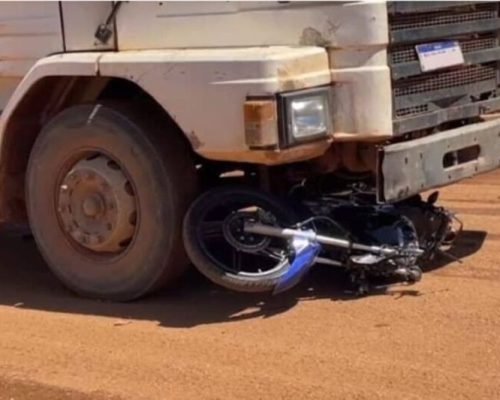 Jovem de 17 anos morre em acidente entre moto e carreta na BR-163, em Sinop
